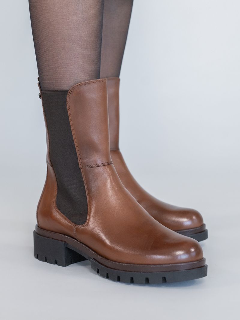 Bota-Cuero-Mujer-Fetter-Cafe