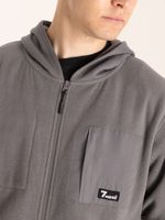 Polar-Hombre-Menik-Gris-7Veinte