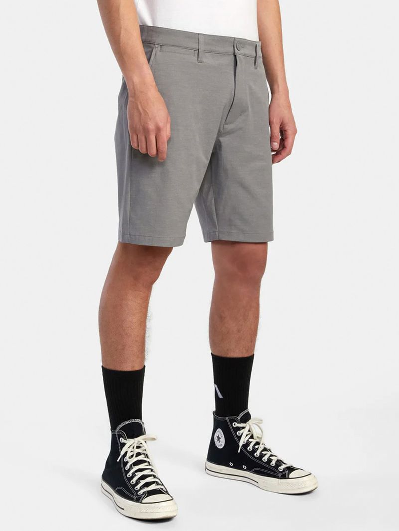 Short-Hombre-Back-In-Hybrid-Gris-RVCA