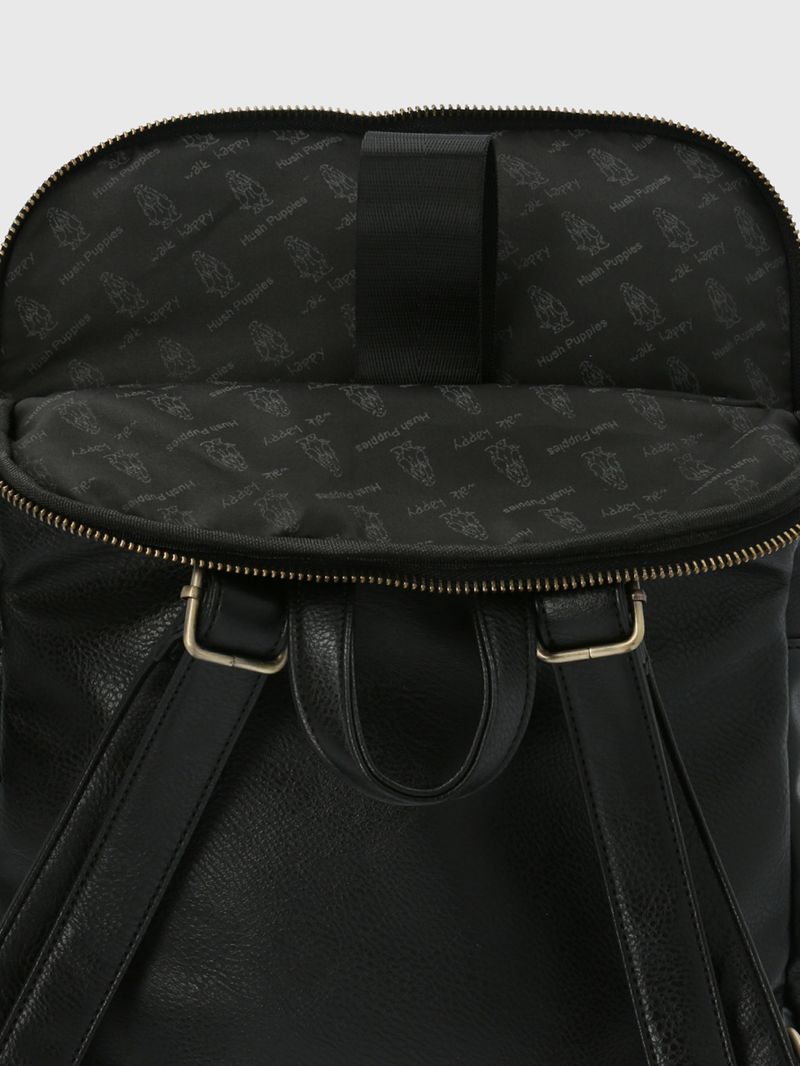 Mochila-Ecocuero-Mujer-Cooper-Back-Negro-Hush-Puppies