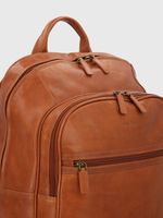 Mochila-Cuero-Hombre-Om-Rother-Back-Cafe-Hush-Puppies