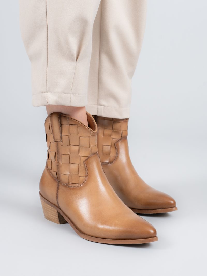 Botin-Vaquero-Cuero-Mujer-Vitto-Cafe-Claro-