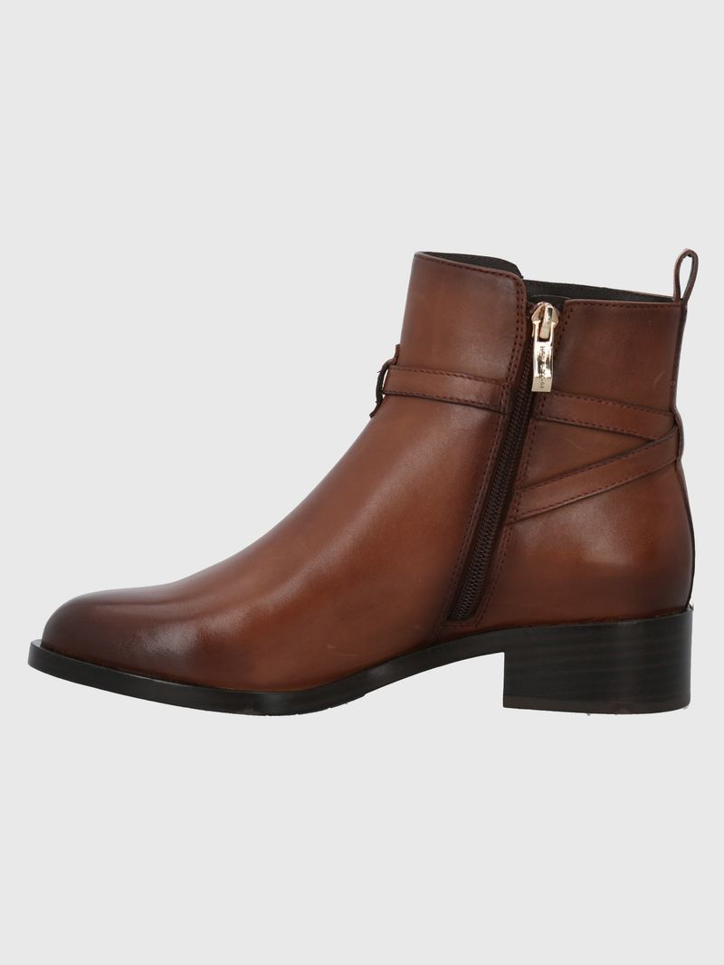 Botin-Cuero-Ronan-Cafe