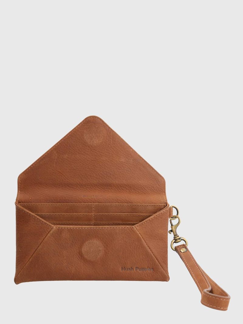 Billetera-Cuero-Mujer-Th-Moss-Clucth-Cafe-Hush-Puppies