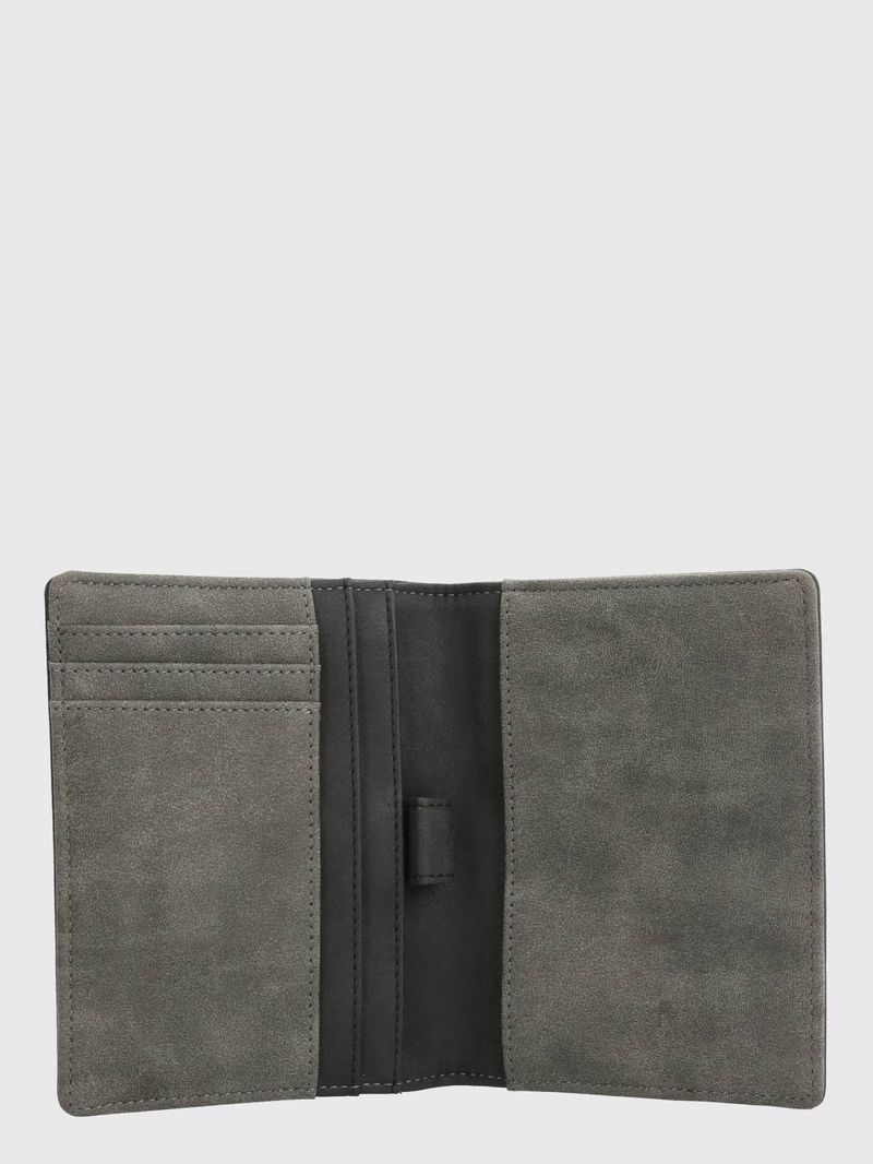 Billetera Ecocuero Mujer Drina Passport Negro Hush Puppies