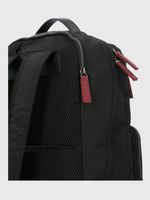 Mochila-Poliester-Reciclado-Hombre-Wp-Robbie-Back-Negro-Hush-Puppies
