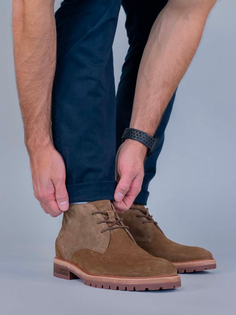 Botin-Cuero-Milvio-Cafe-Hush-Puppies