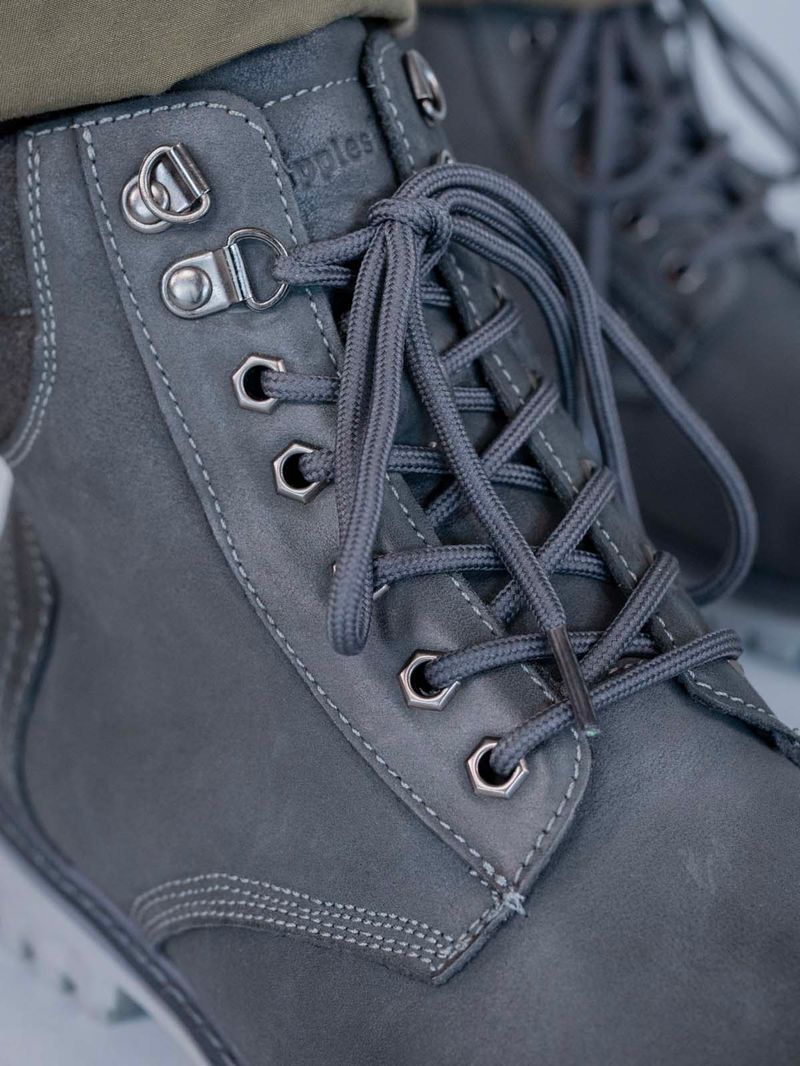 Botin-Cuero-Maxwell-Gris-Hush-Puppies