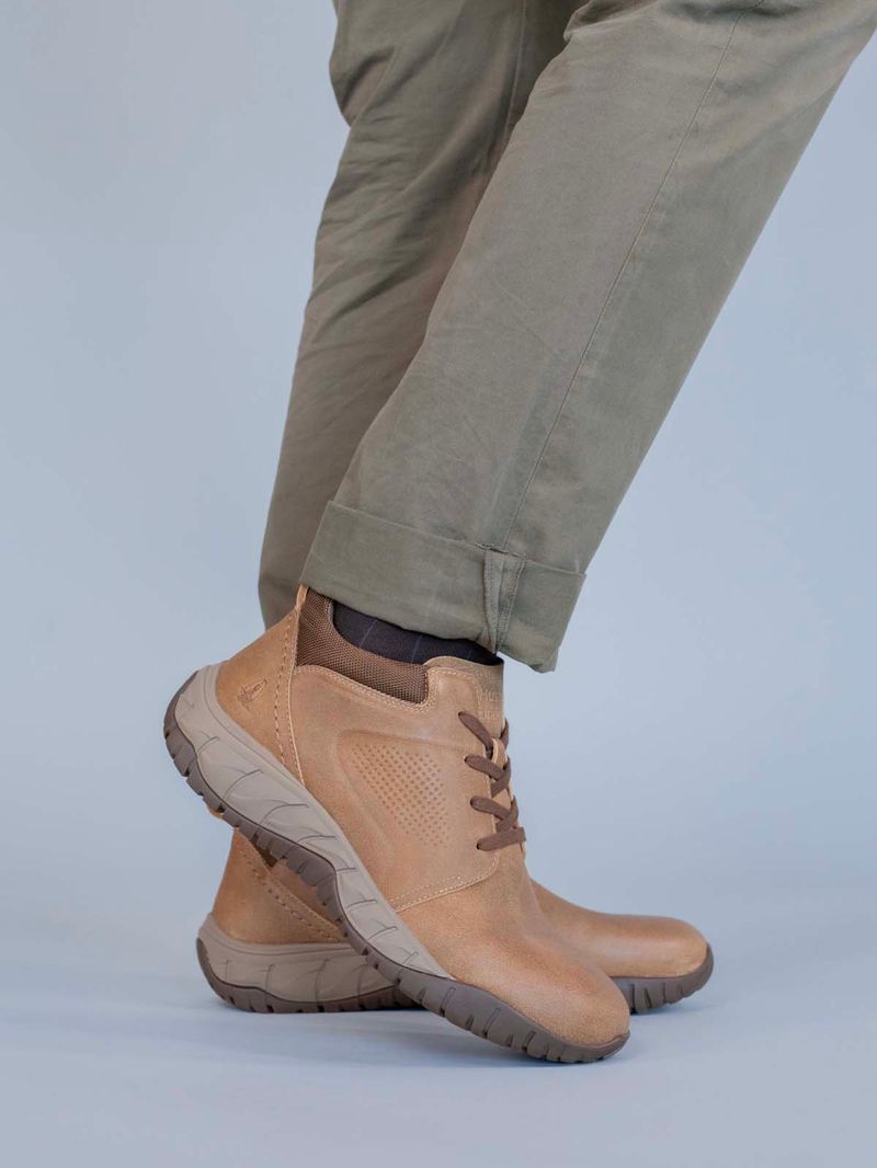 Botin-Cuero-Bodo-Cafe-Hush-Puppies