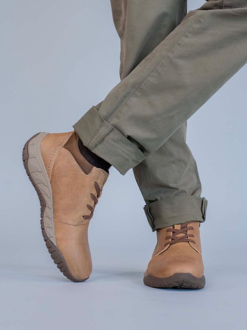 Botin-Cuero-Bodo-Cafe-Hush-Puppies