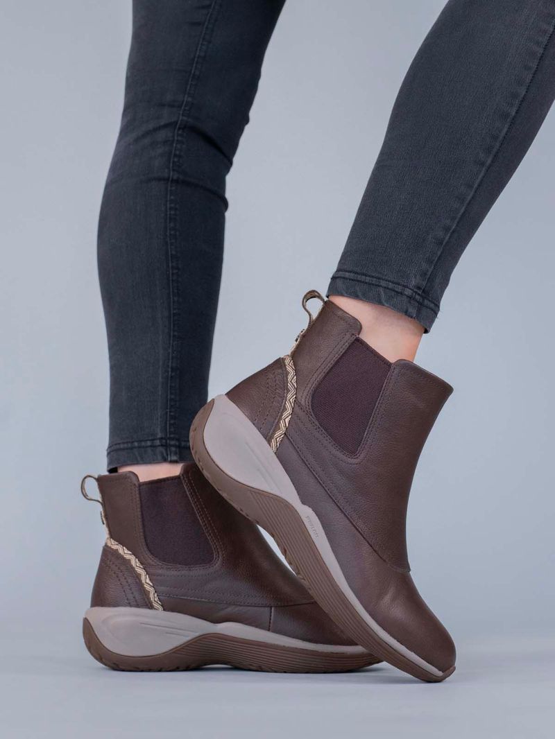 Botin-Cuero-Spinal-Rug-Chelsea-Cafe-Hush-Puppies