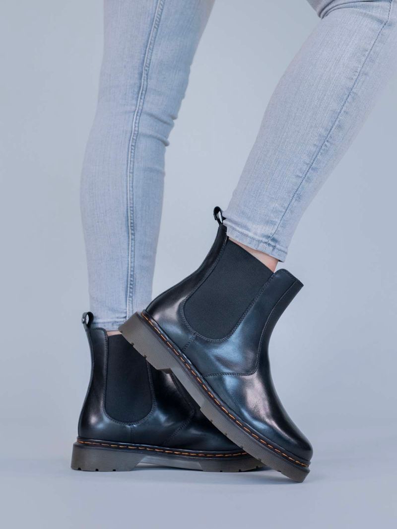 Botin-Cuero-Mart-Negro-Hush-Puppies