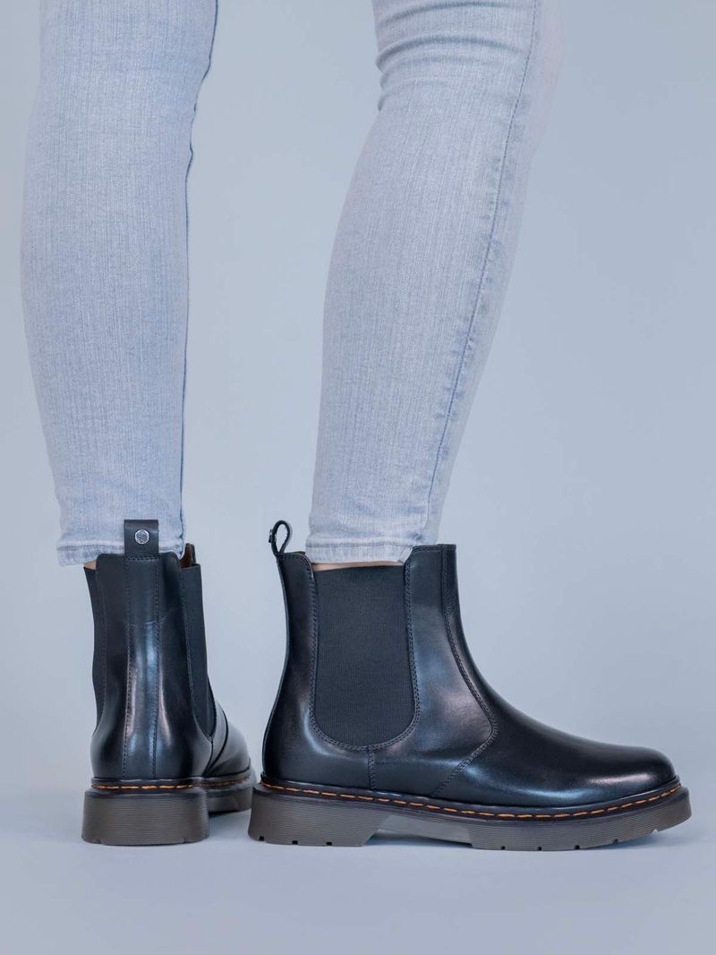 Botin-Cuero-Mart-Negro-Hush-Puppies