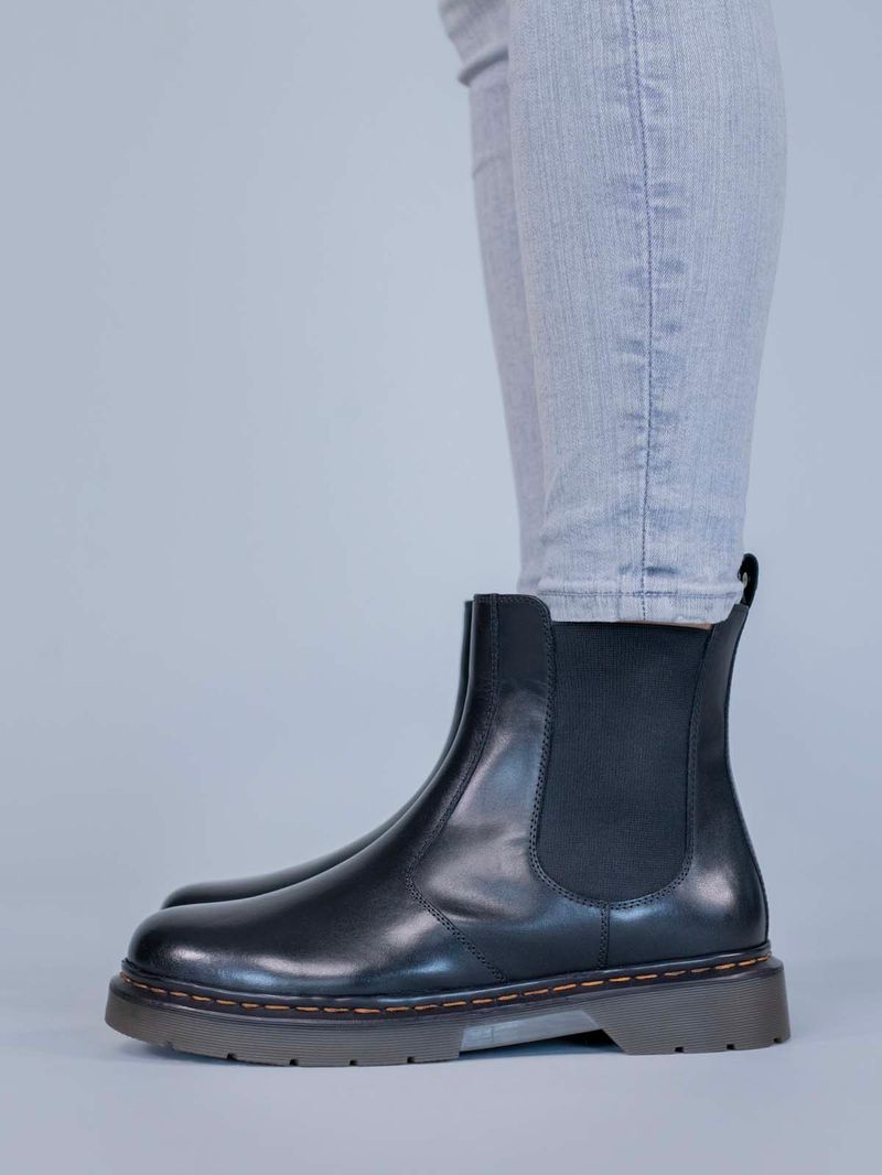 Botin-Cuero-Mart-Negro-Hush-Puppies