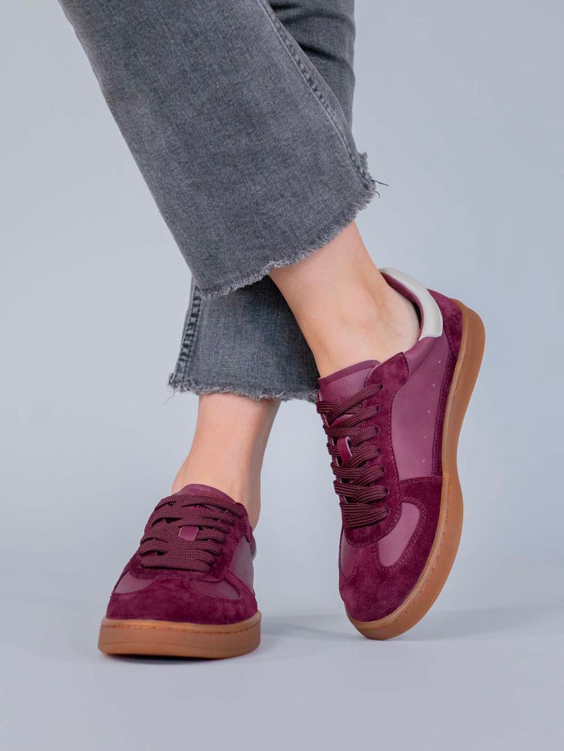 Zapatilla-Cuero-Dallas-Burdeo-Hush-Puppies