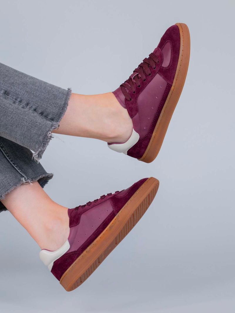 Zapatilla-Cuero-Dallas-Burdeo-Hush-Puppies