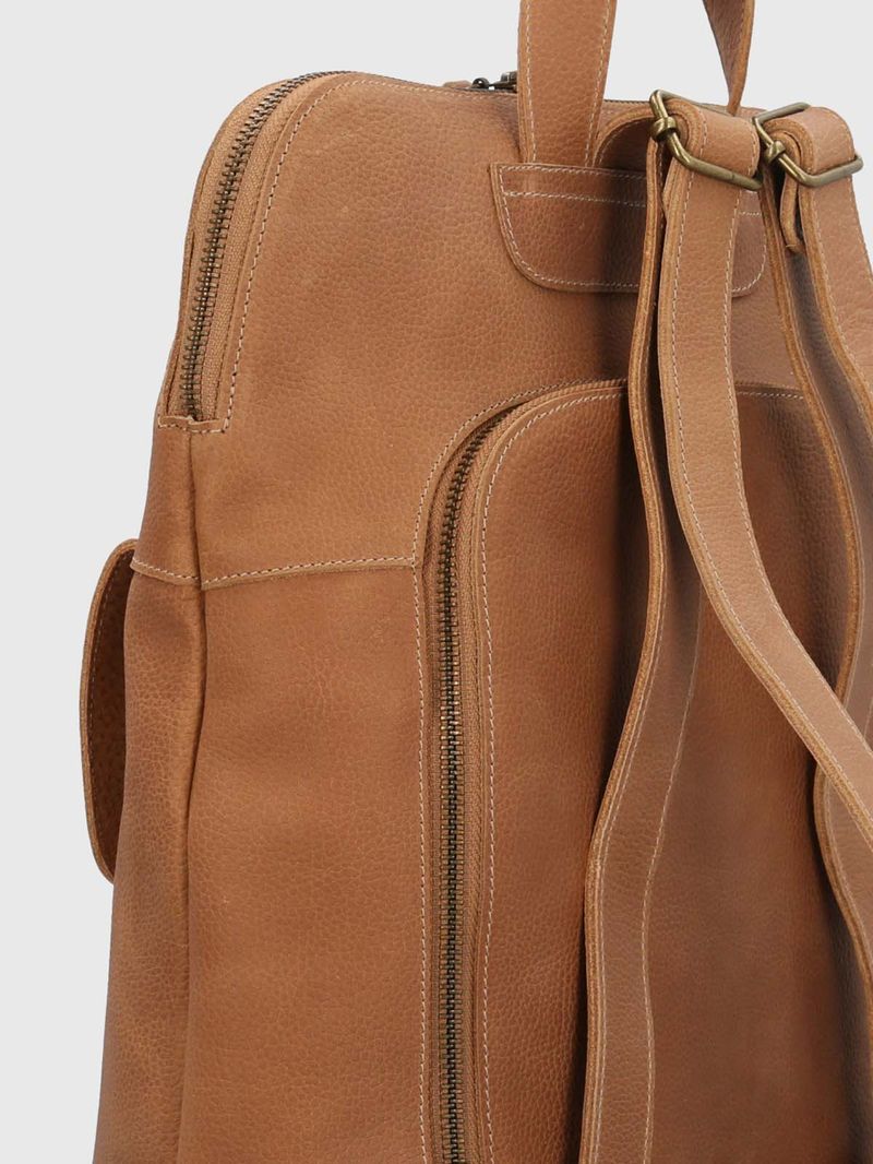 Mochila-Cuero-Mujer-Duffy-Back-Cafe-Hush-Puppies