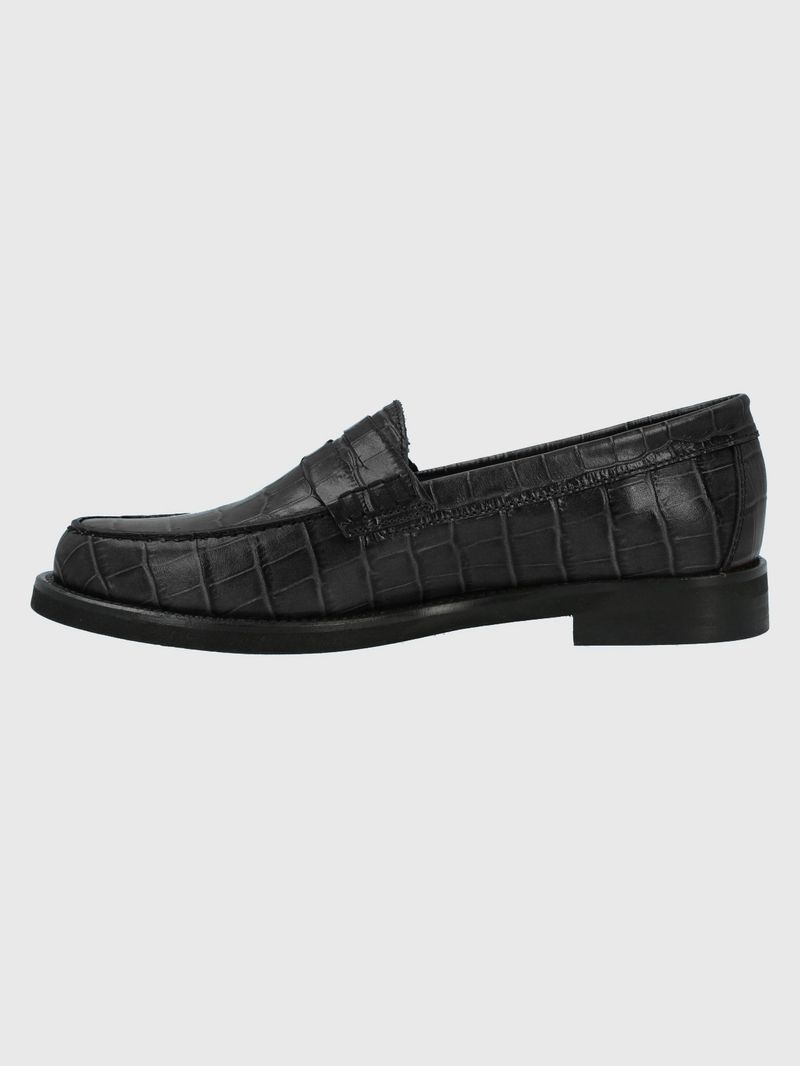 Mocasin-Cuero-Mujer-Uma-Negro-Hush-Puppies-