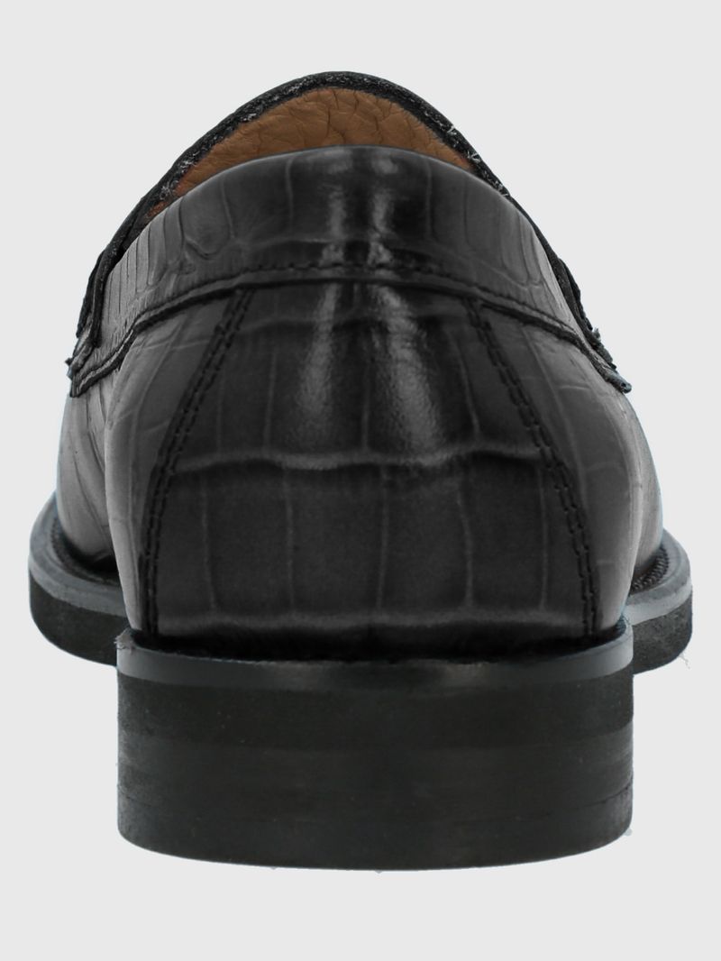 Mocasin-Cuero-Mujer-Uma-Negro-Hush-Puppies-