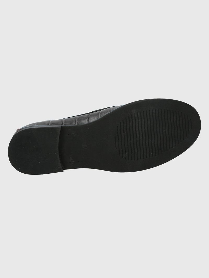 Mocasin-Cuero-Mujer-Uma-Negro-Hush-Puppies-