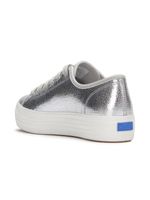 Zapatilla Triple Kick Cuero Metálica