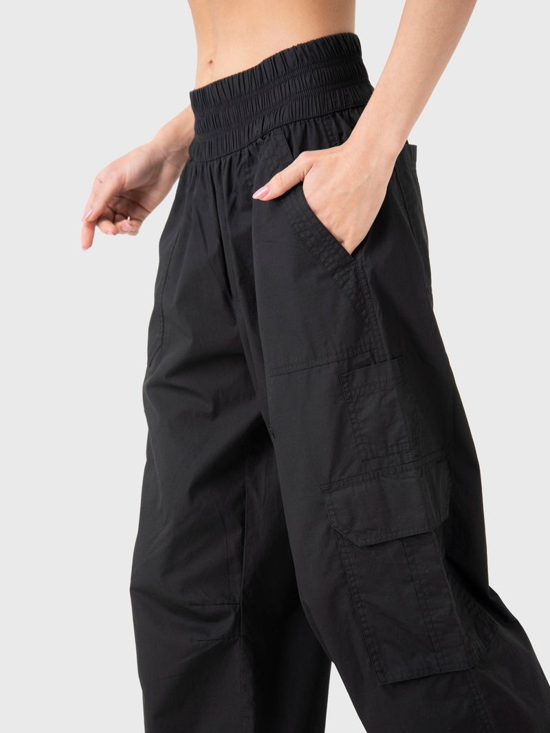 Pantalon-Mujer-Light-Cargo-Negro-Bsoul