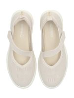 Zapatilla Mujer Dafna Beige Azaleia