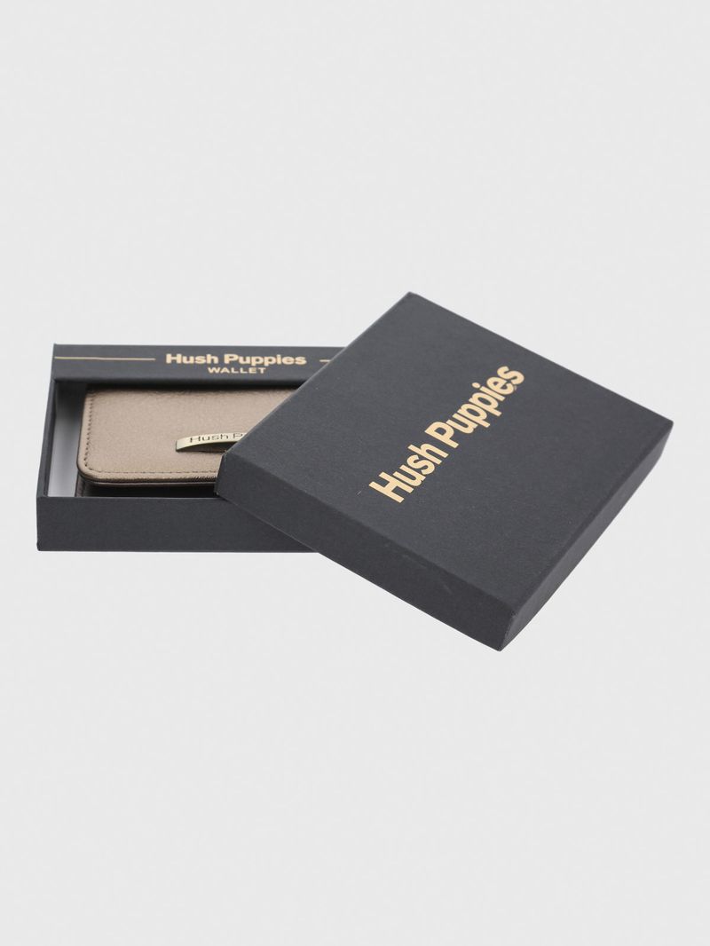 Billetera Ecocuero Mujer Metal Flap Wallet Metalizado Hush Puppies
