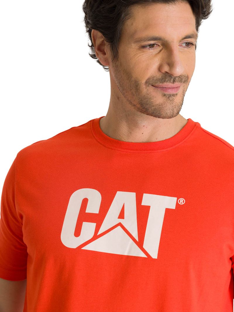 Polera Manga Corta Hombre Logo Roja CAT
